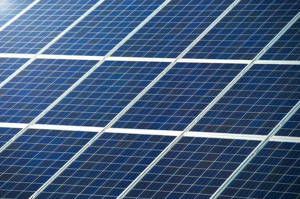 Tuile solaire : les étapes d'installation à suivre