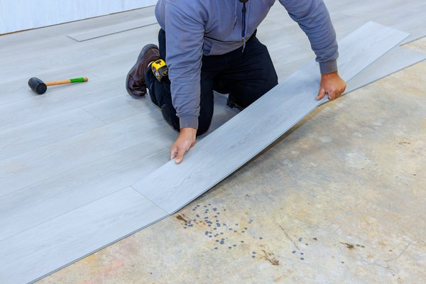 Dalle en PVC : le meilleur choix de revêtement de sol